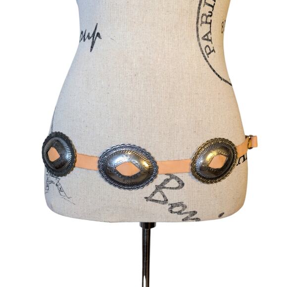 American Vintage Accessories - Vintage Western Concho Belt Leather Silver Tone Boho Southwestern